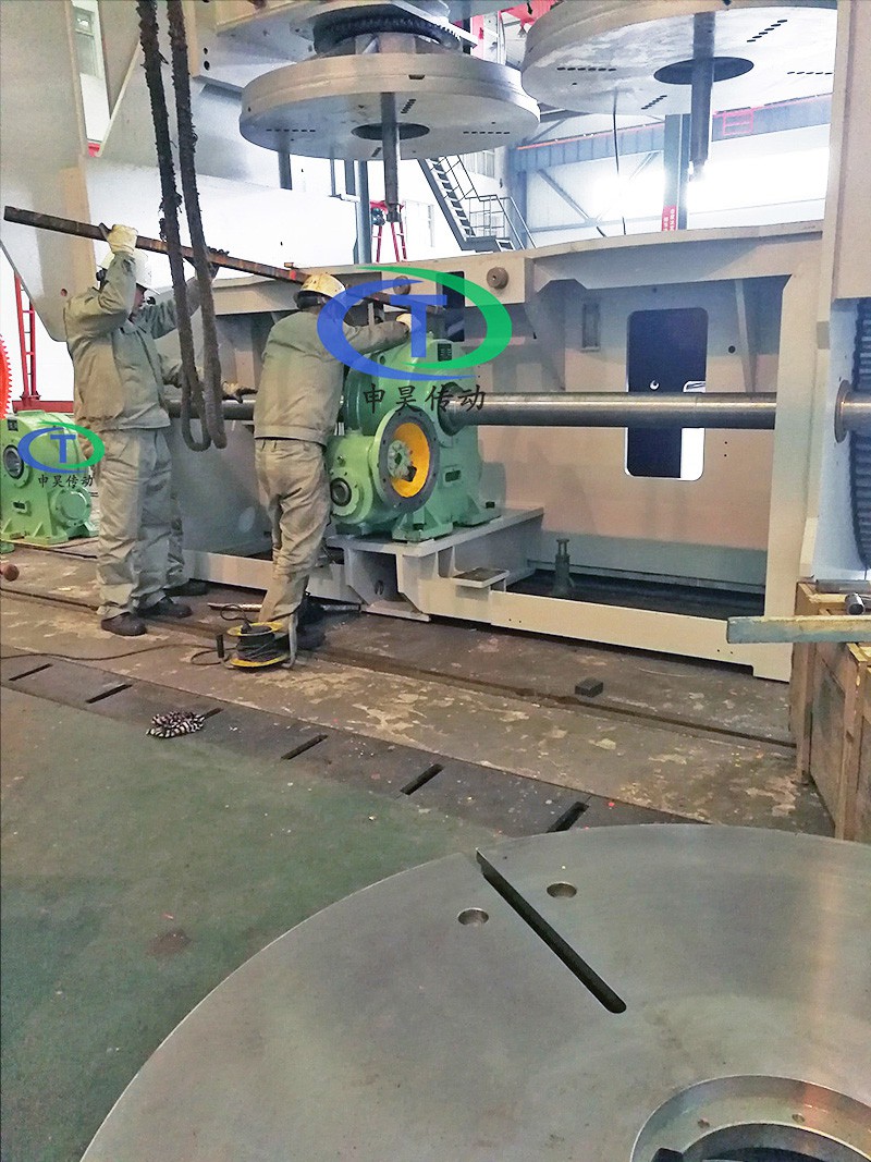 轮胎硫化机减速机